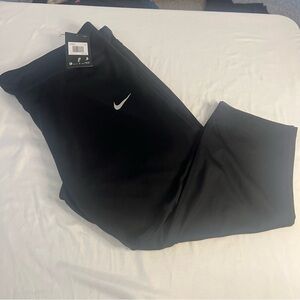 Nike Dri Fit Essential Tight Fit Black Cropped  Leggings